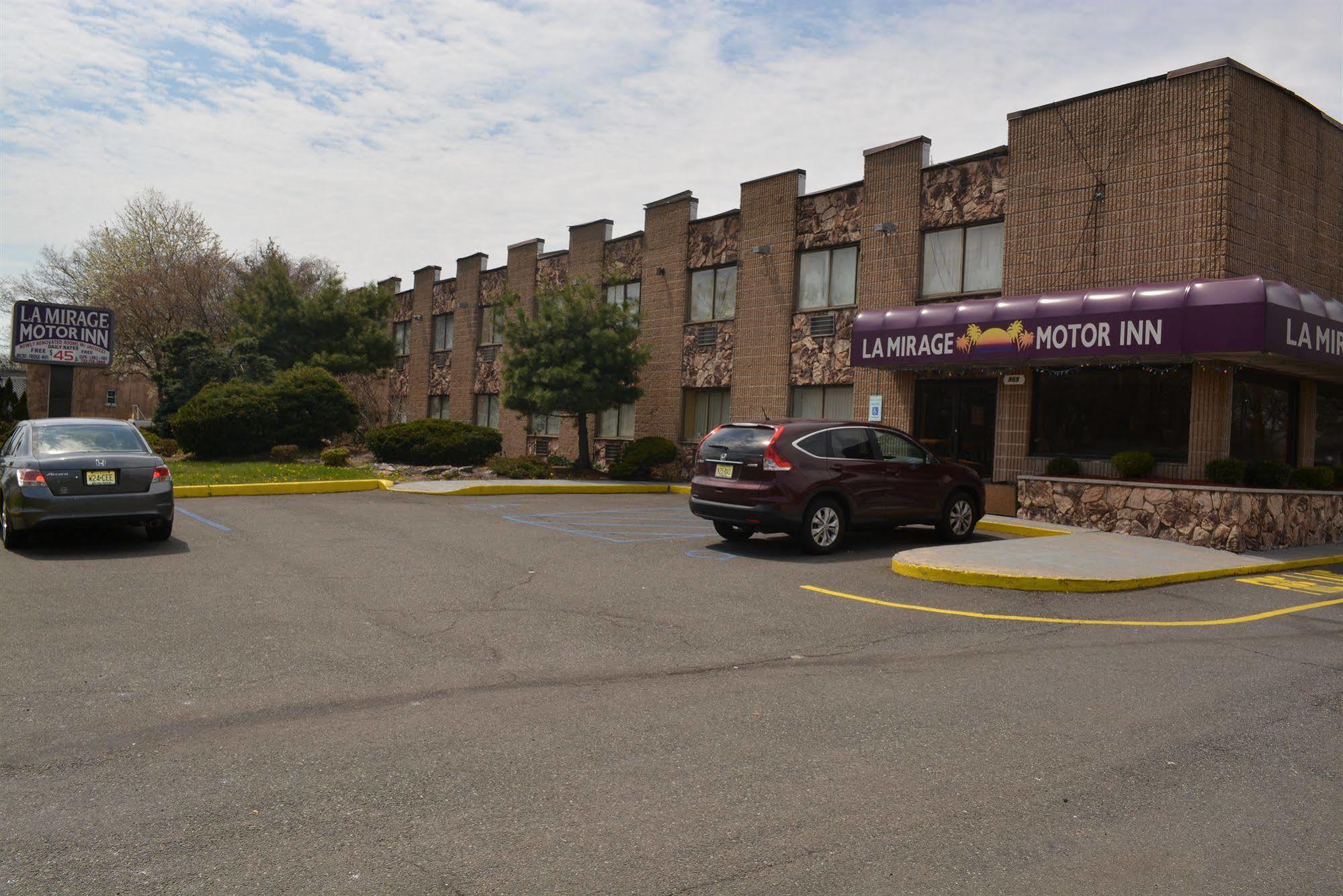 Travelodge By Wyndham Avenel Woodbridge Exterior photo